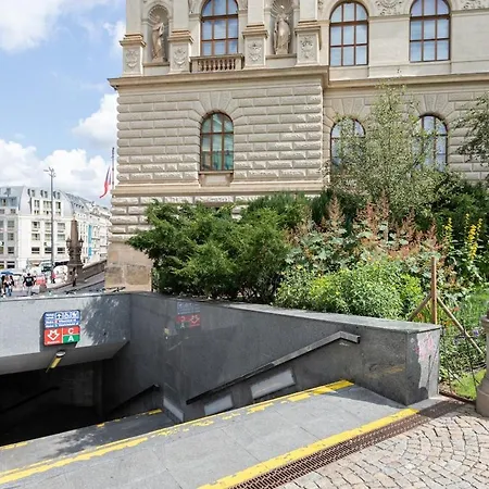Lejlighed Entire Unit Next To Wenceslas Square Prag
